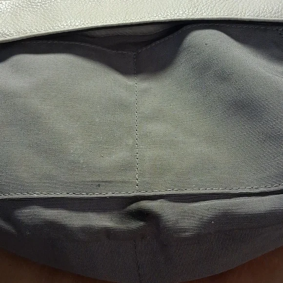 Marc Jacobs Cream & Navy Leather Crossbody Bag with Orange Strap - Picture 11 of 17